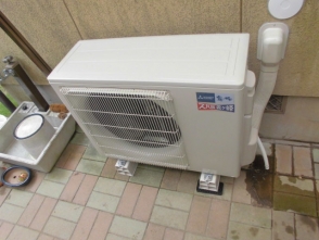 R408273.jpg