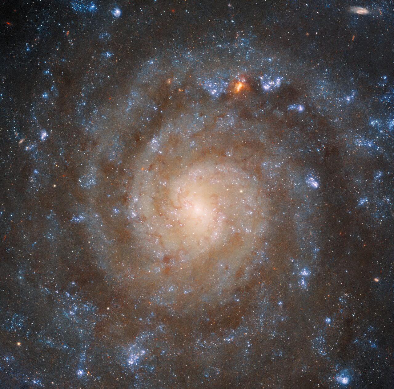 渦巻銀河「IC 5332」