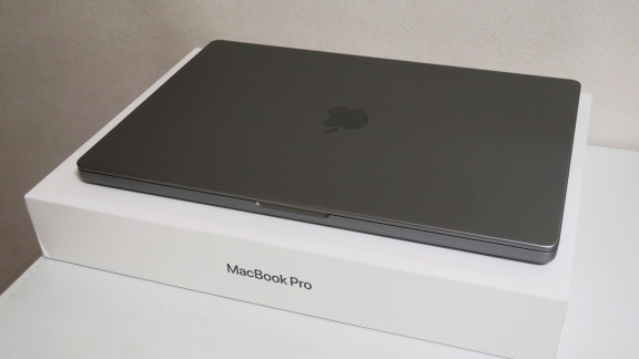 MacBook Pro（16インチ Late 2021、MK183J/A）