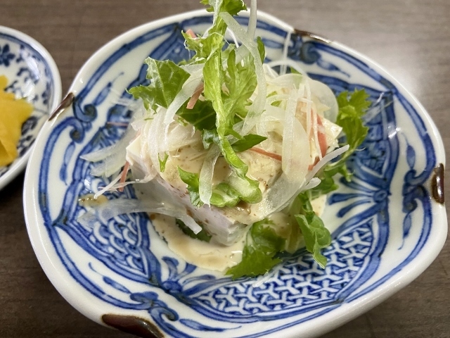 高砂　出前　鰻丼　豆腐サラダ