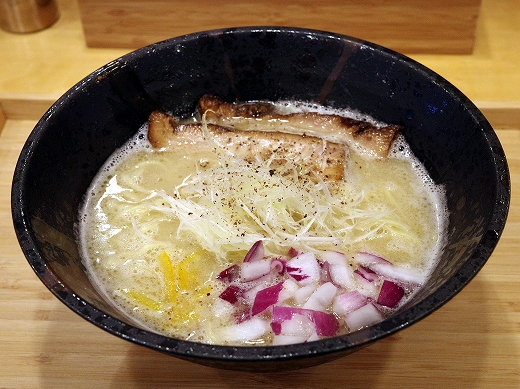 麺LABO 唯奏・鶏×塩