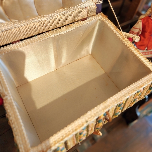 昭和レトロな花柄刺繍の裁縫箱（ソーイングボックス） - [Sold Out